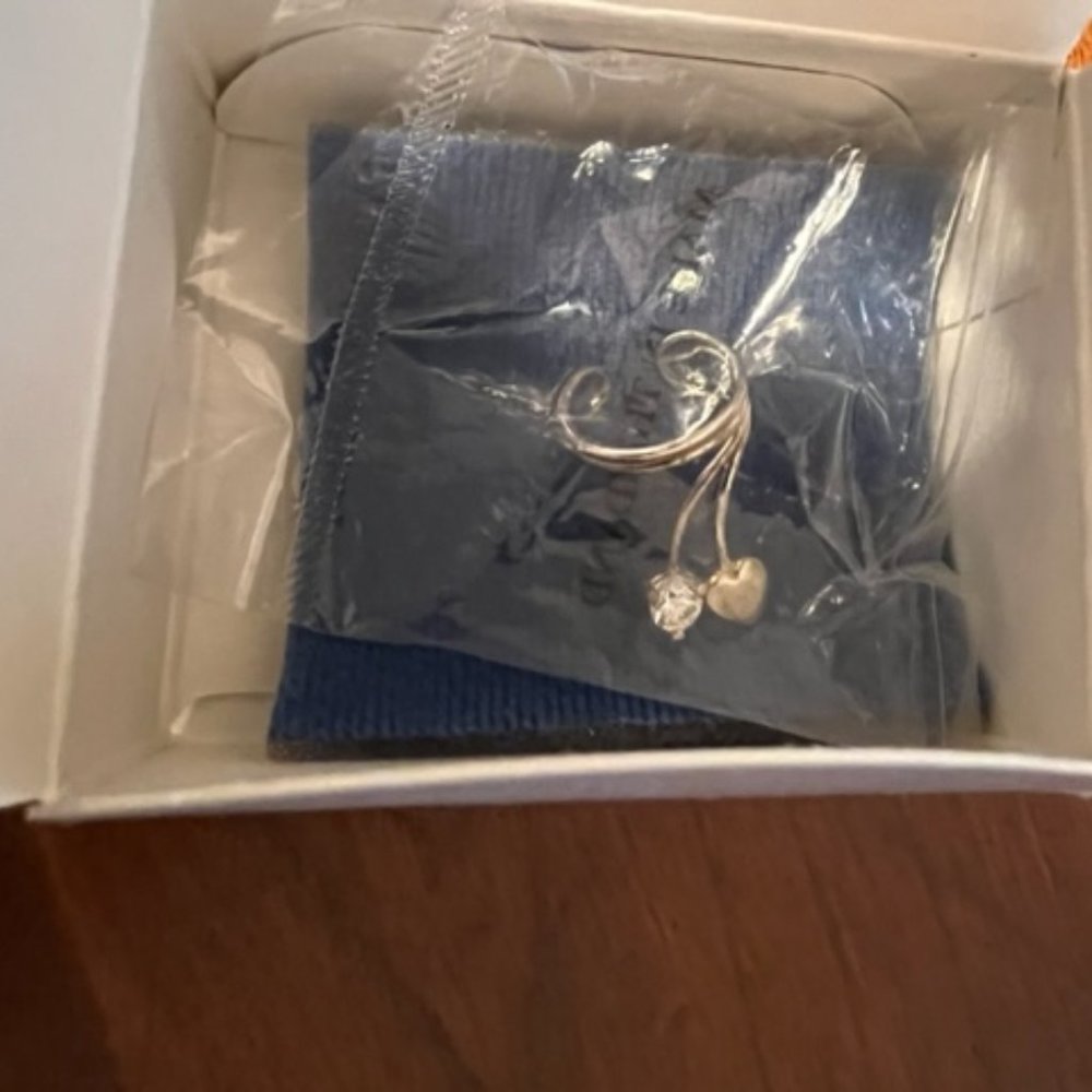 Avon sterling silver rhinestone ear cuff  2000 BRAND NEW